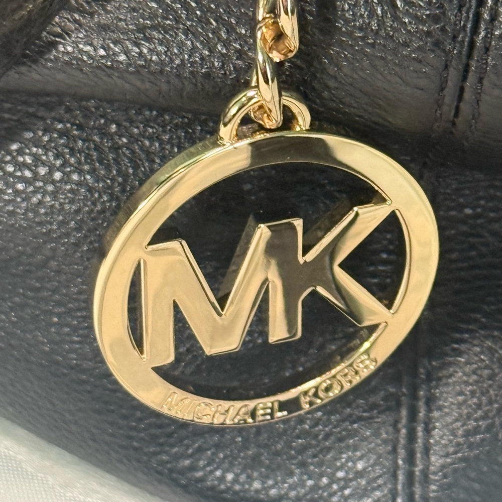 Black NWT Michael Kors handbag. - Picture 7 of 16